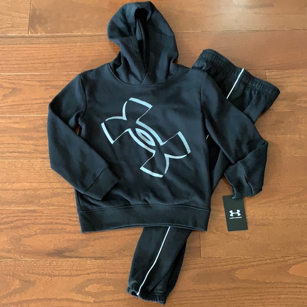 NEW Under Armour Joggers set